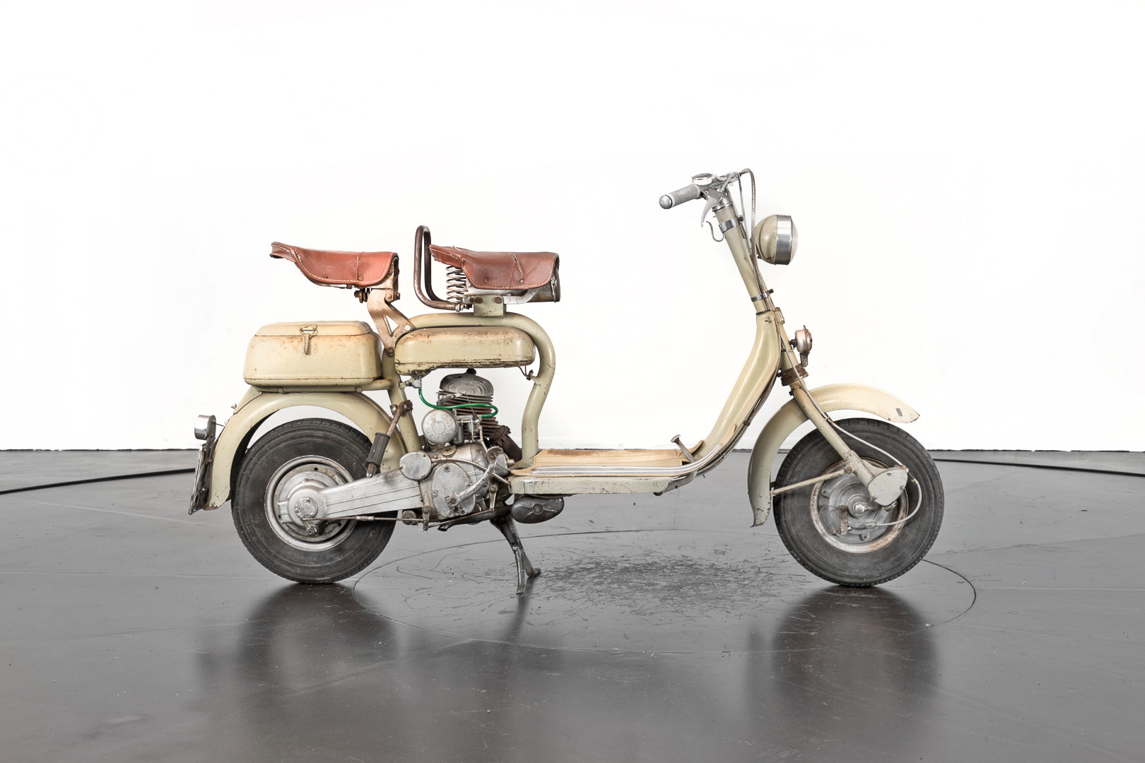 1952 Innocenti Lambretta D 125 Freccia d' Oro 2
