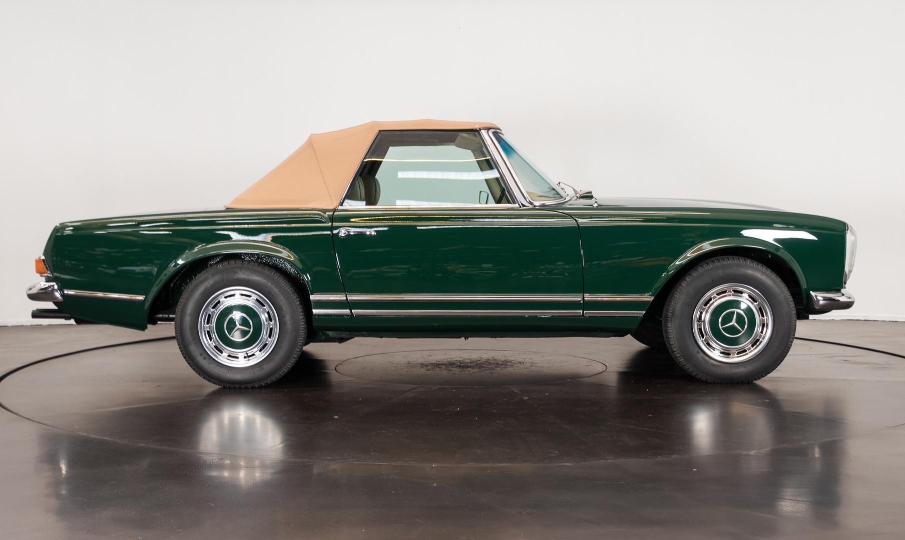 1970 Mercedes-Benz 280 SL 4