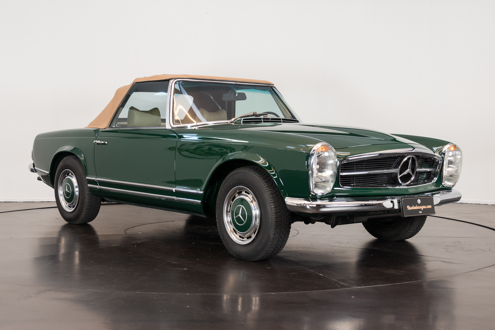 1970 Mercedes-Benz 280 SL 3