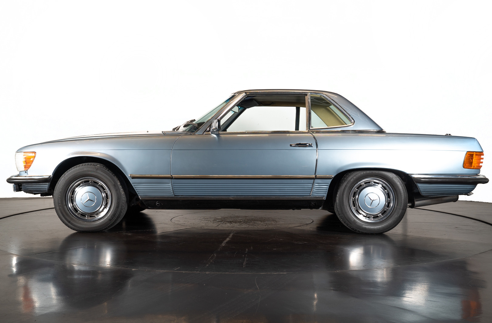 1973 Mercedes-Benz 350 SL Cabrio 2