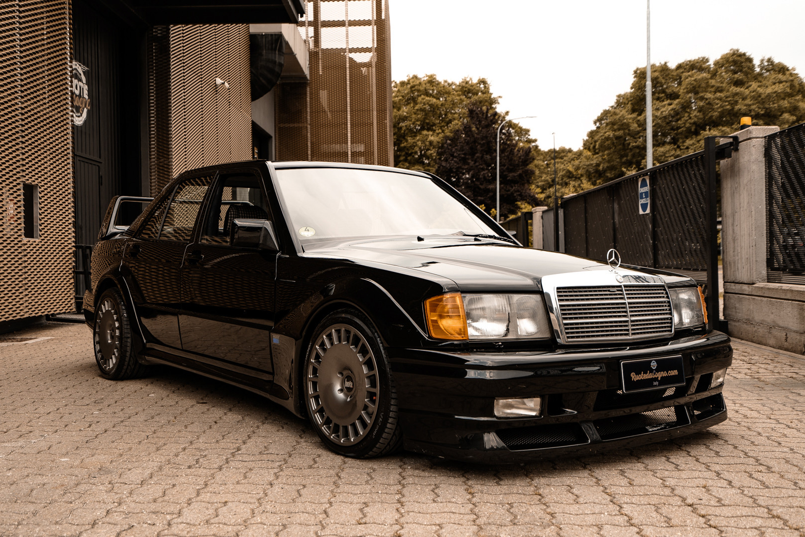 1985 Mercedes-Benz 190E 2.3-16 0