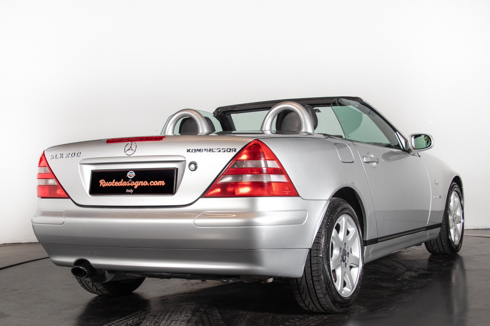 2000 Mercedes-Benz SLK 4