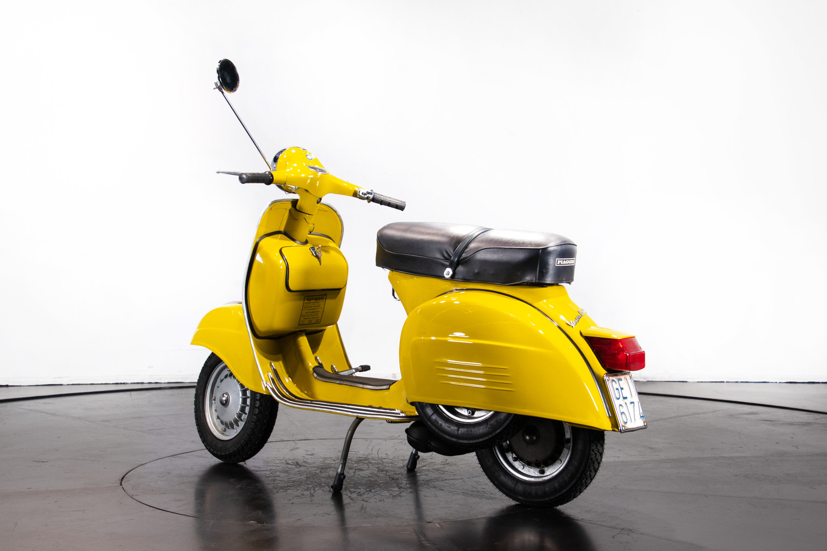 1971 Piaggio Vespa Rally 180 9