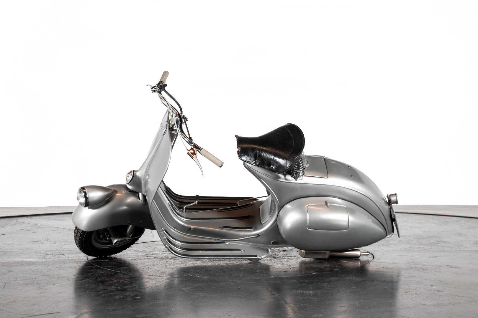 1947 Piaggio Vespa 98 2