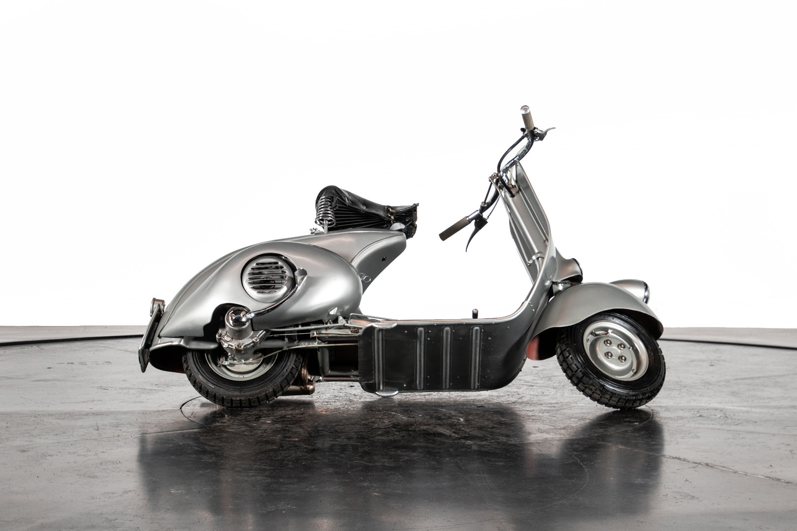 1947 Piaggio Vespa 98 7