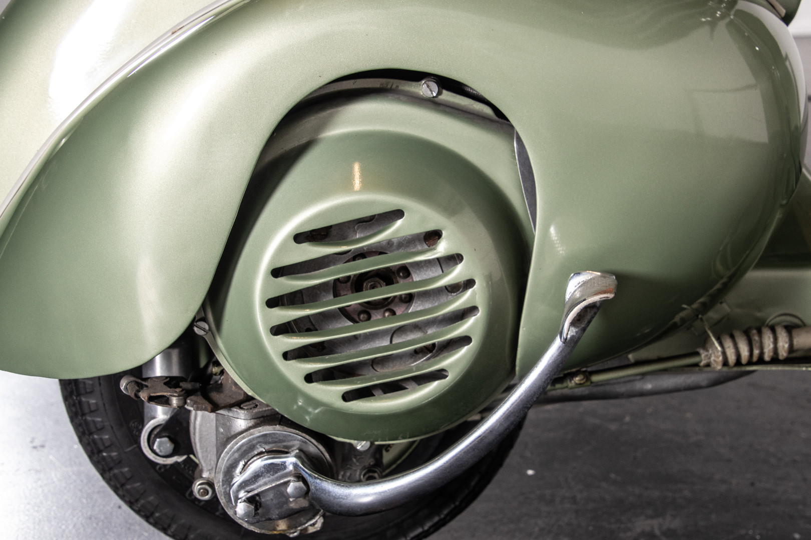 1950 Piaggio Vespa 125 V15 19