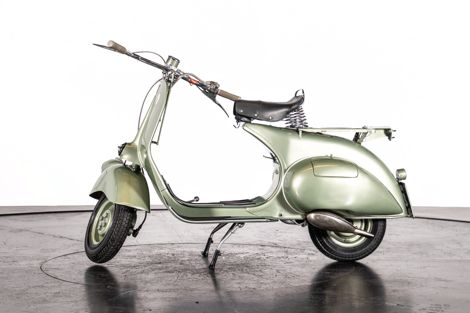 1950 Piaggio Vespa 125 V15 1