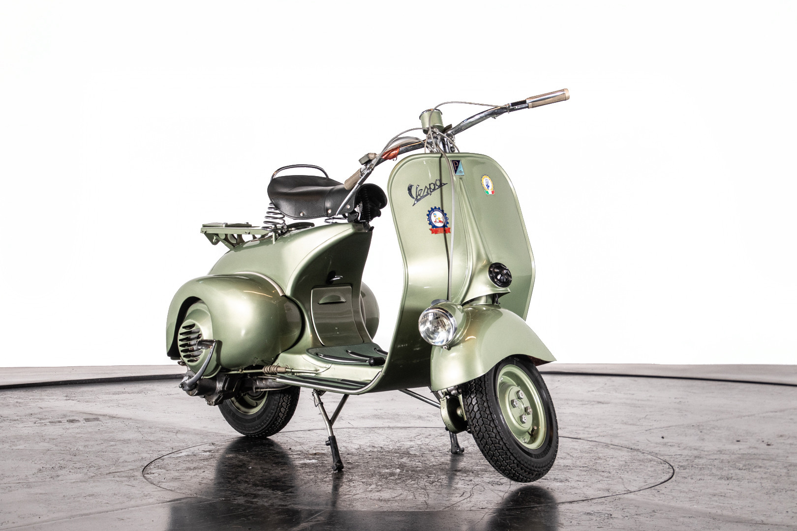 1950 Piaggio Vespa 125 V15 8