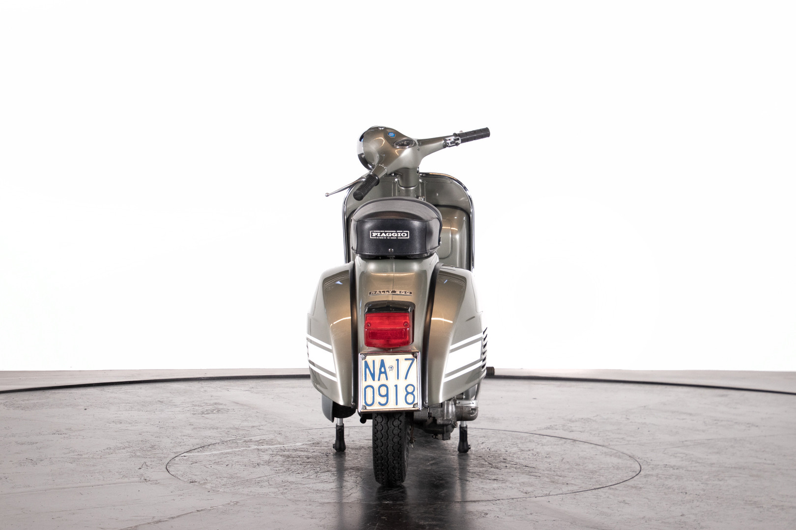 1972 piaggio vespa rally 200 2