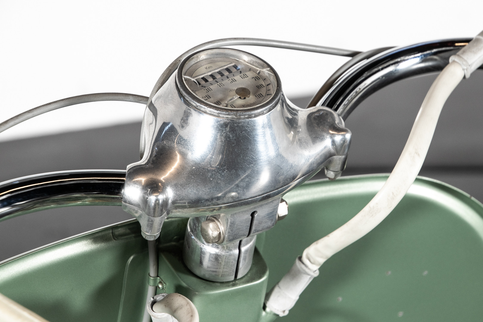 1952 Piaggio Vespa 125 V33 12