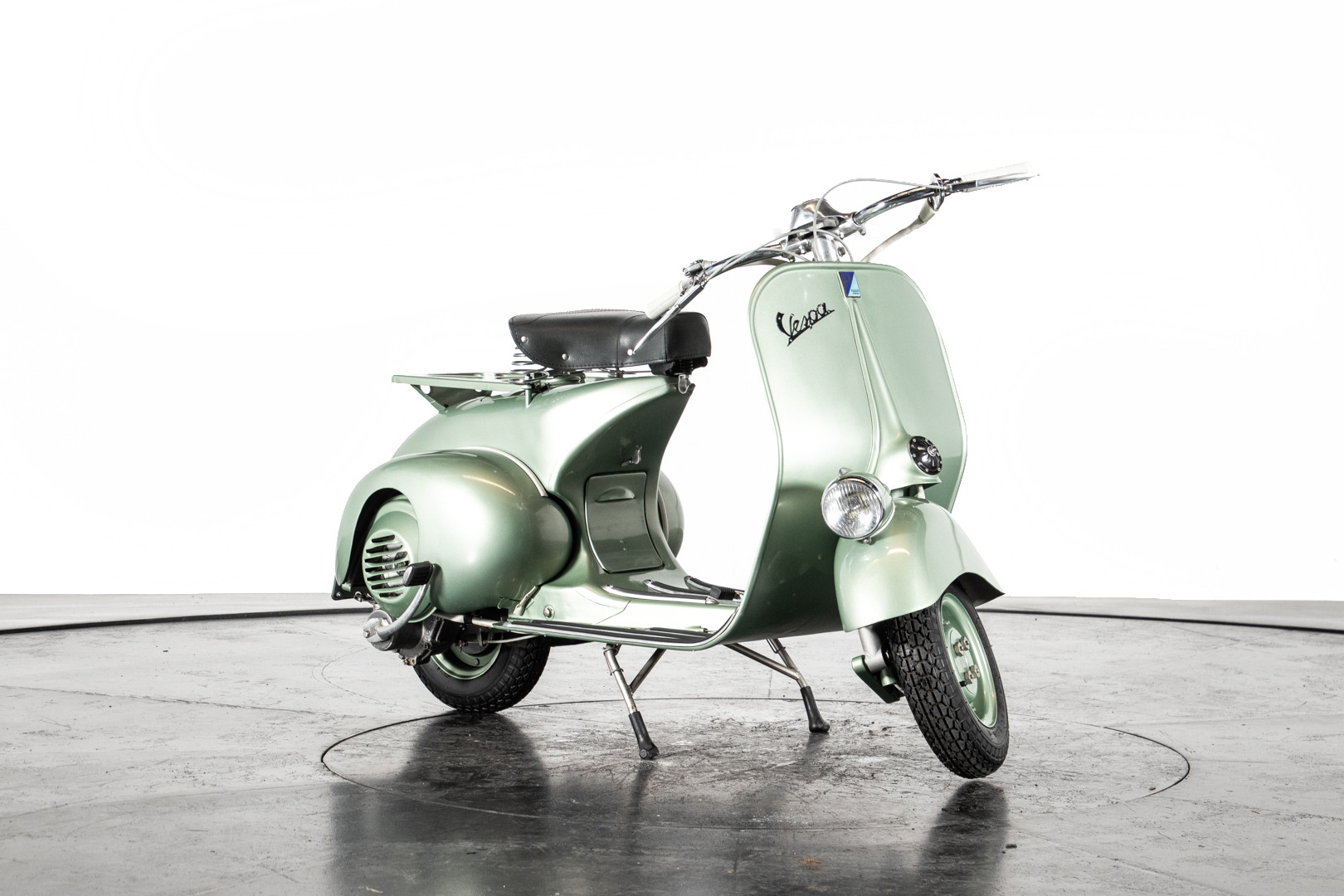 1952 Piaggio Vespa 125 V33 8