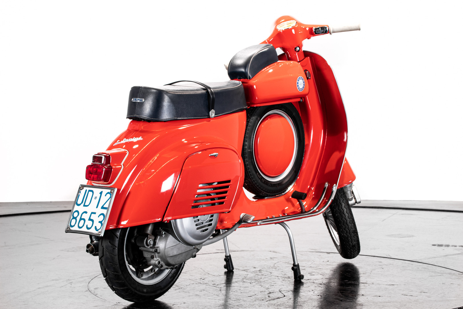 1966 Piaggio Vespa 90 SS Super Sprint 3