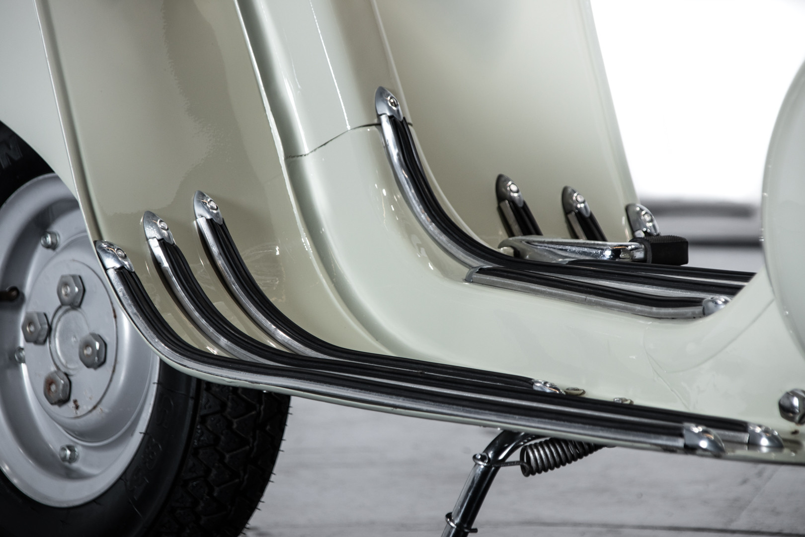 1955 Piaggio Vespa 150 Struzzo VL1T 9