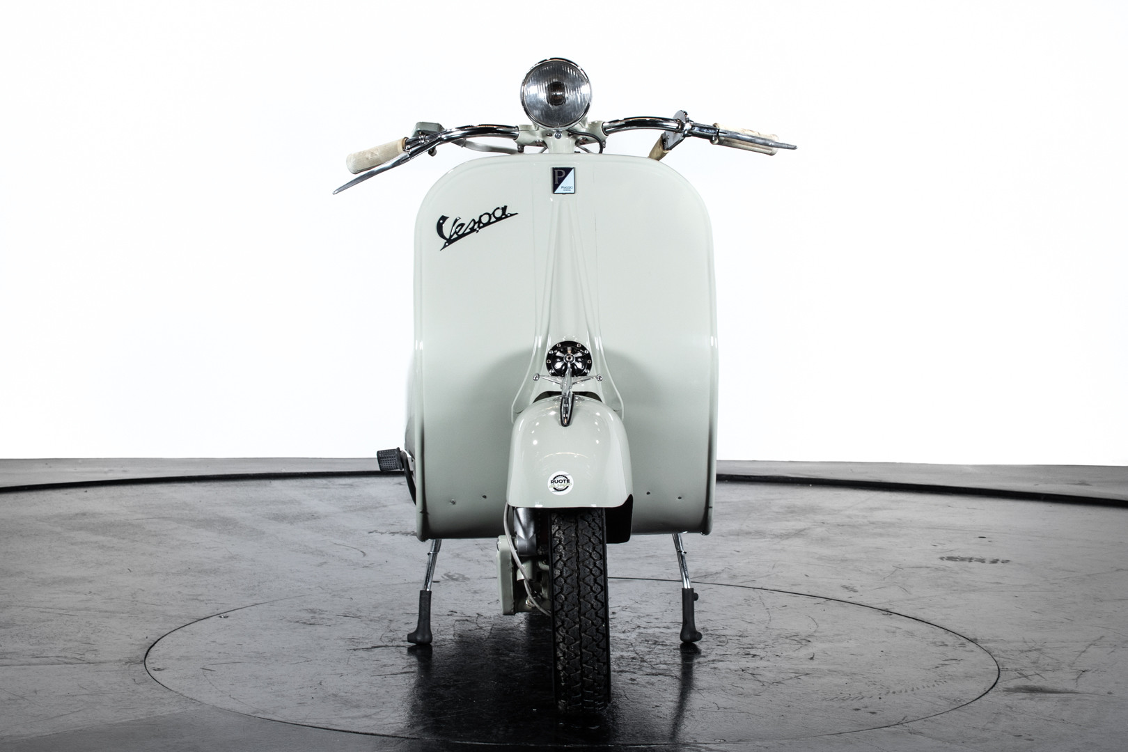 1955 Piaggio Vespa 150 Struzzo VL1T 2