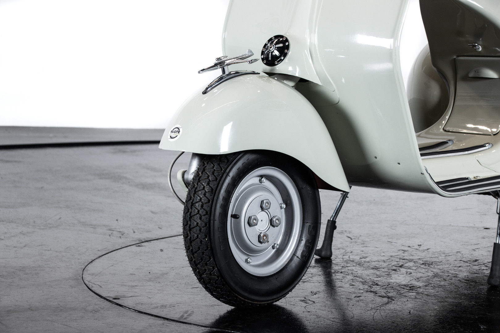 1955 Piaggio Vespa 150 Struzzo VL1T 5