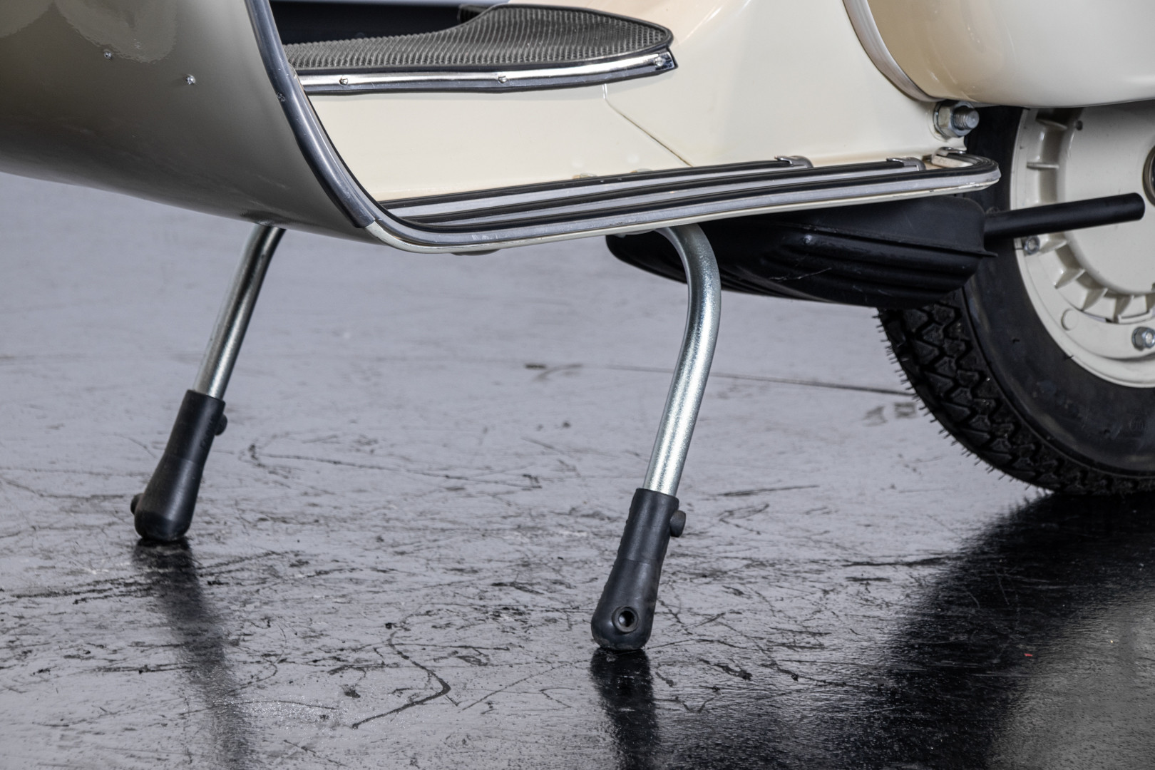 1963 Piaggio Vespa VLA GL 150 6
