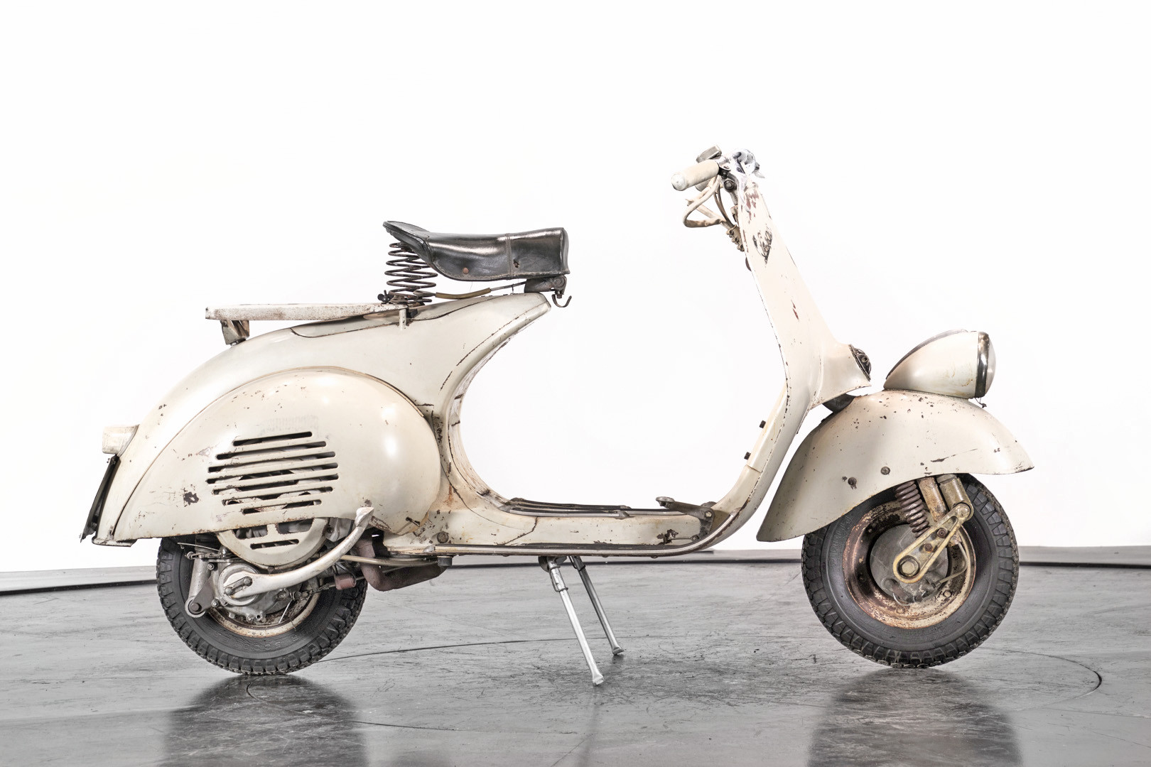 1957 Piaggo Vespa faro basso 125 4