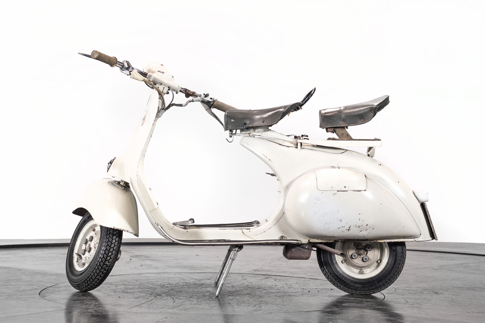 1956 Piaggio Vespa Struzzo vl3 0