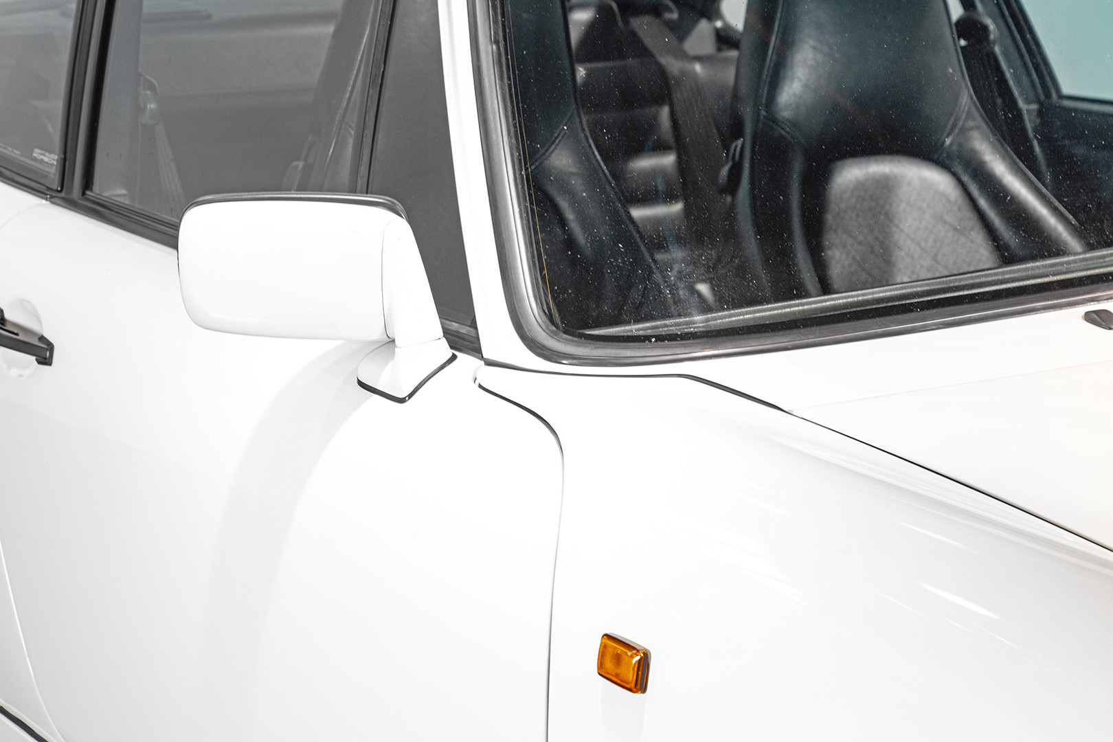 1990 Porsche 964 Carrera 4 7
