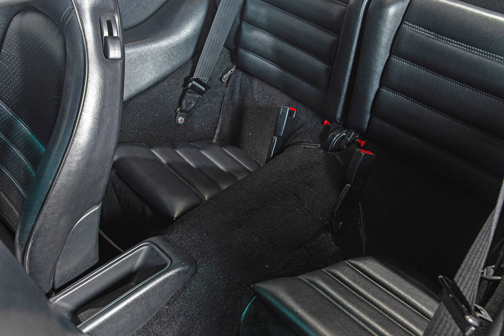 1990 Porsche 964 Carrera 4 19