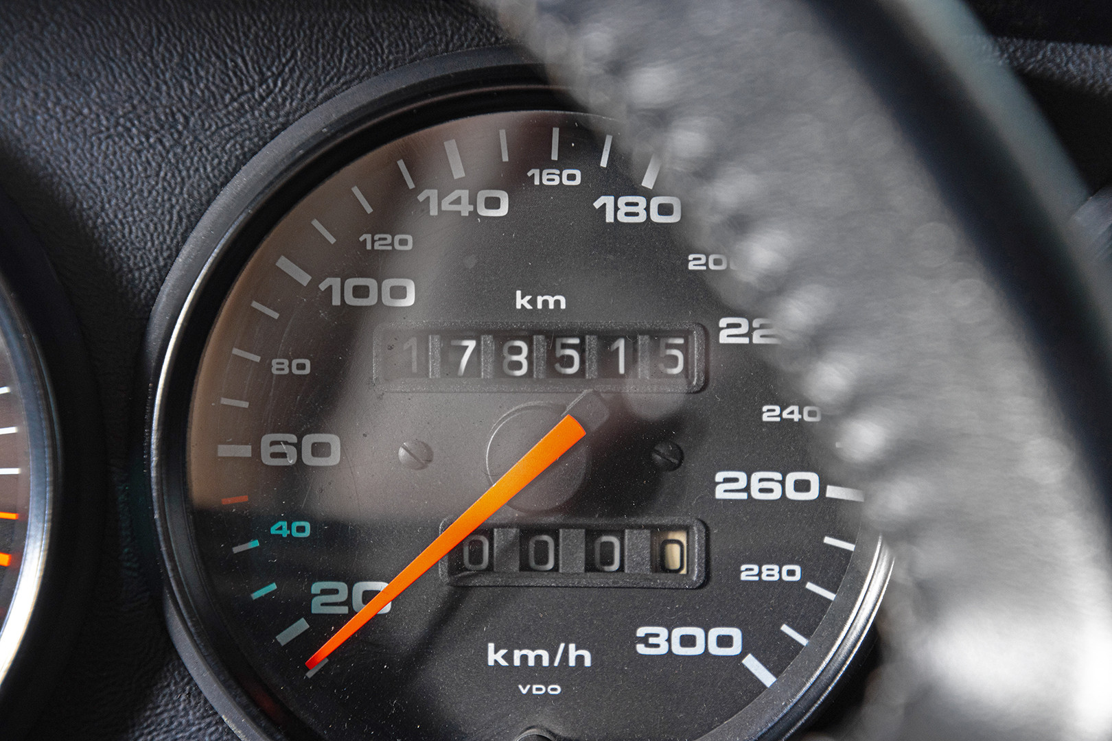 1990 Porsche 964 Carrera 4 22
