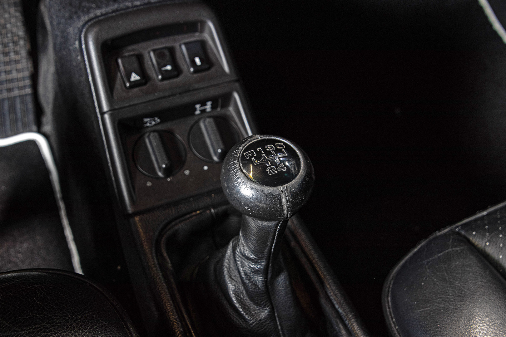1990 Porsche 964 Carrera 4 24