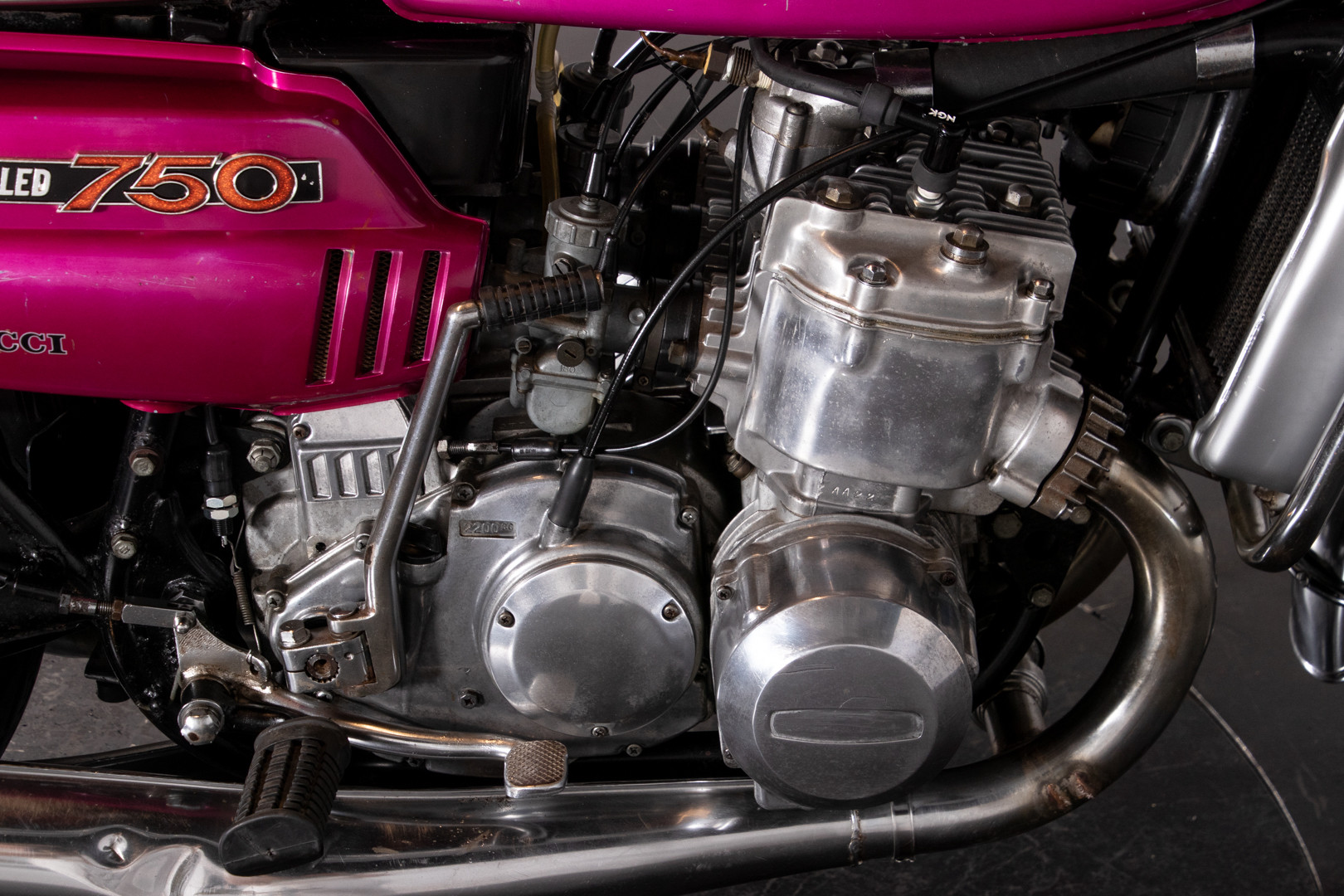 1972 SUZUKI GT 750 19