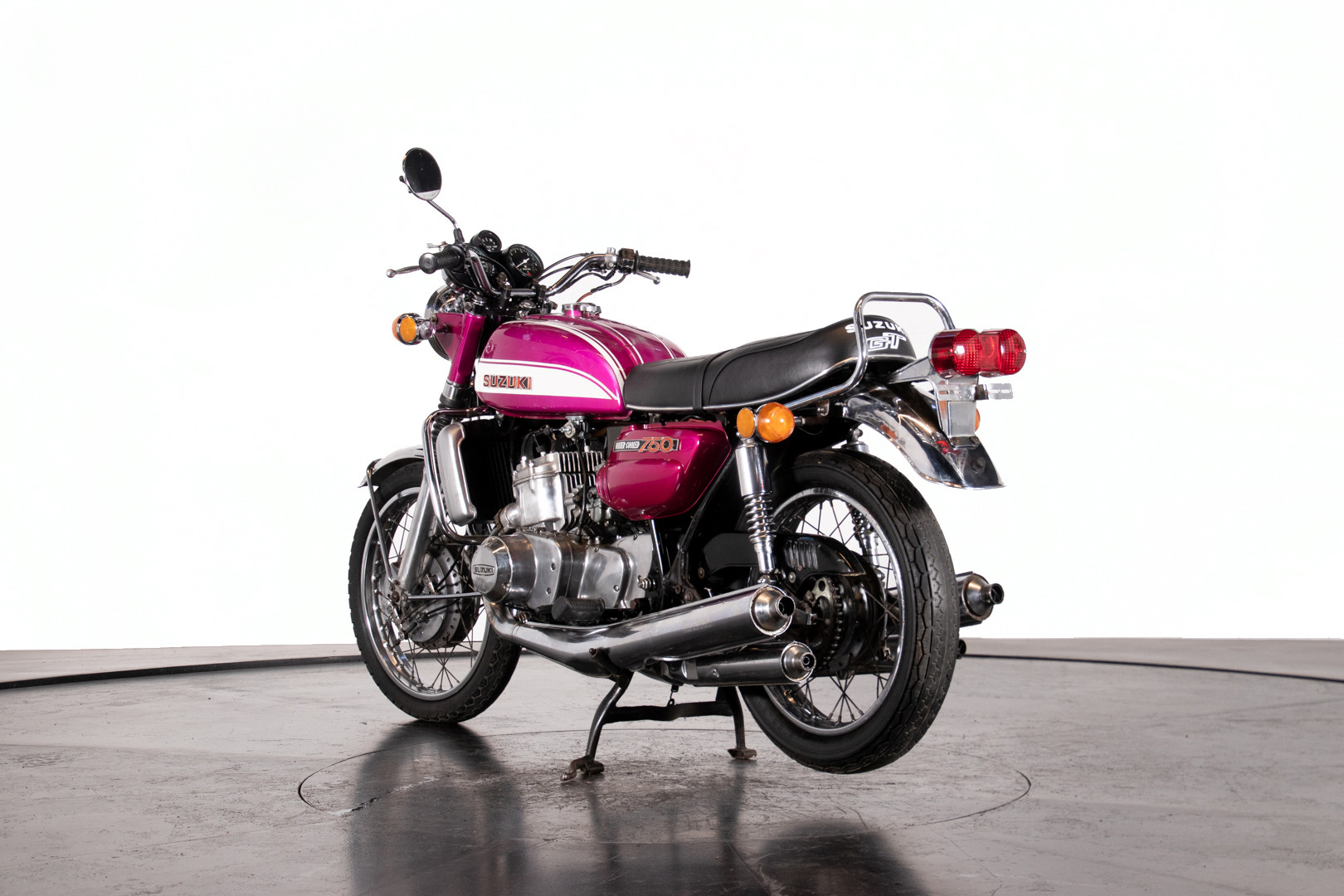 1972 SUZUKI GT 750 1