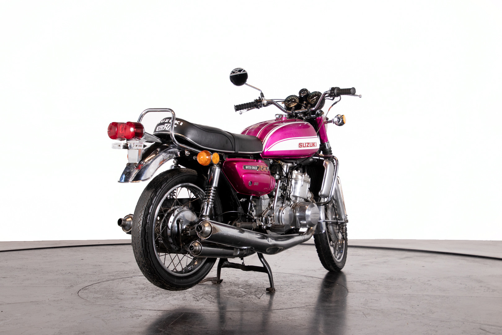1972 SUZUKI GT 750 4