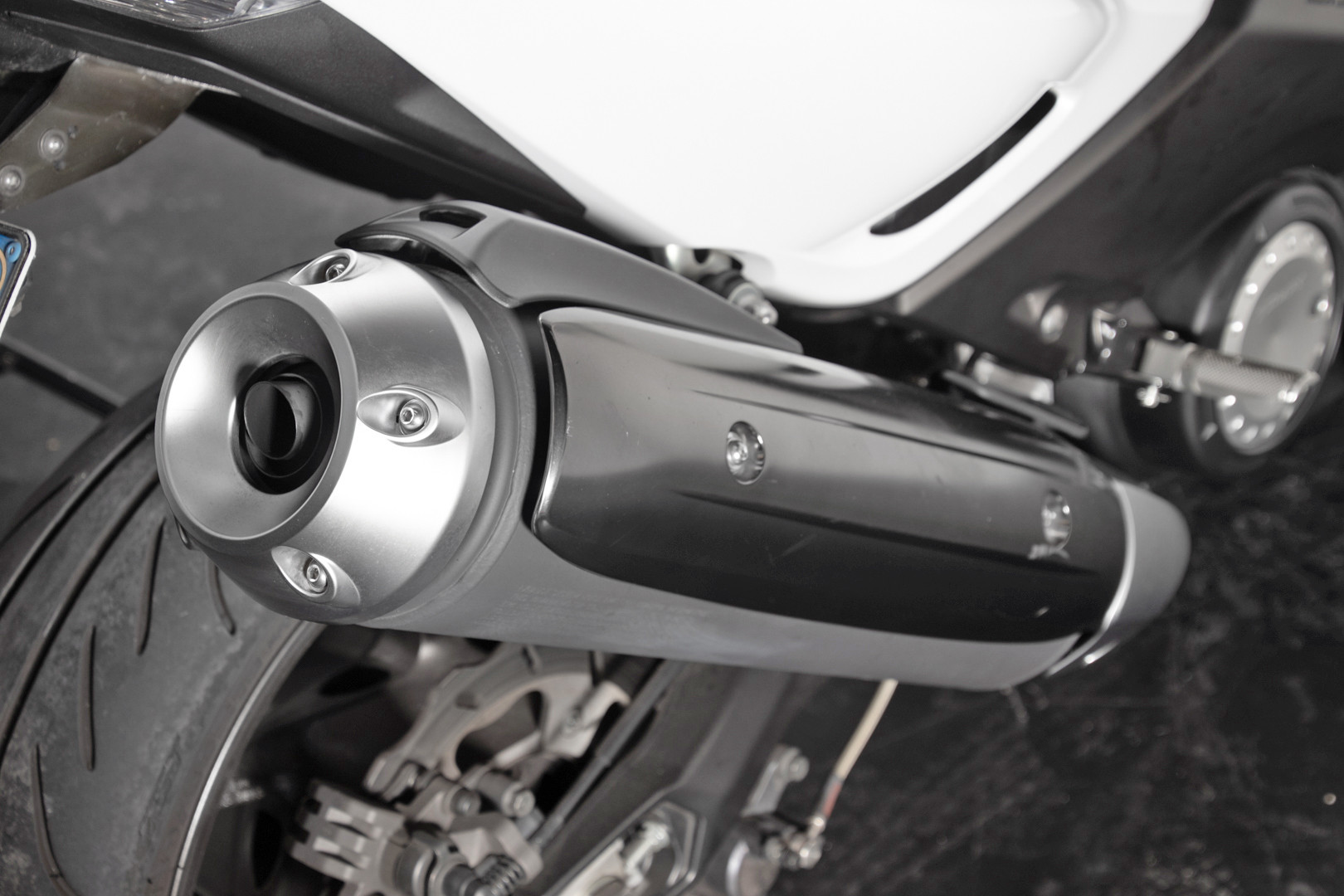 2013 Yamaha T-Max 530 32
