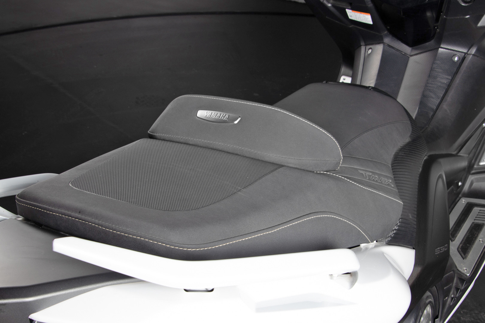 2013 Yamaha T-Max 530 22