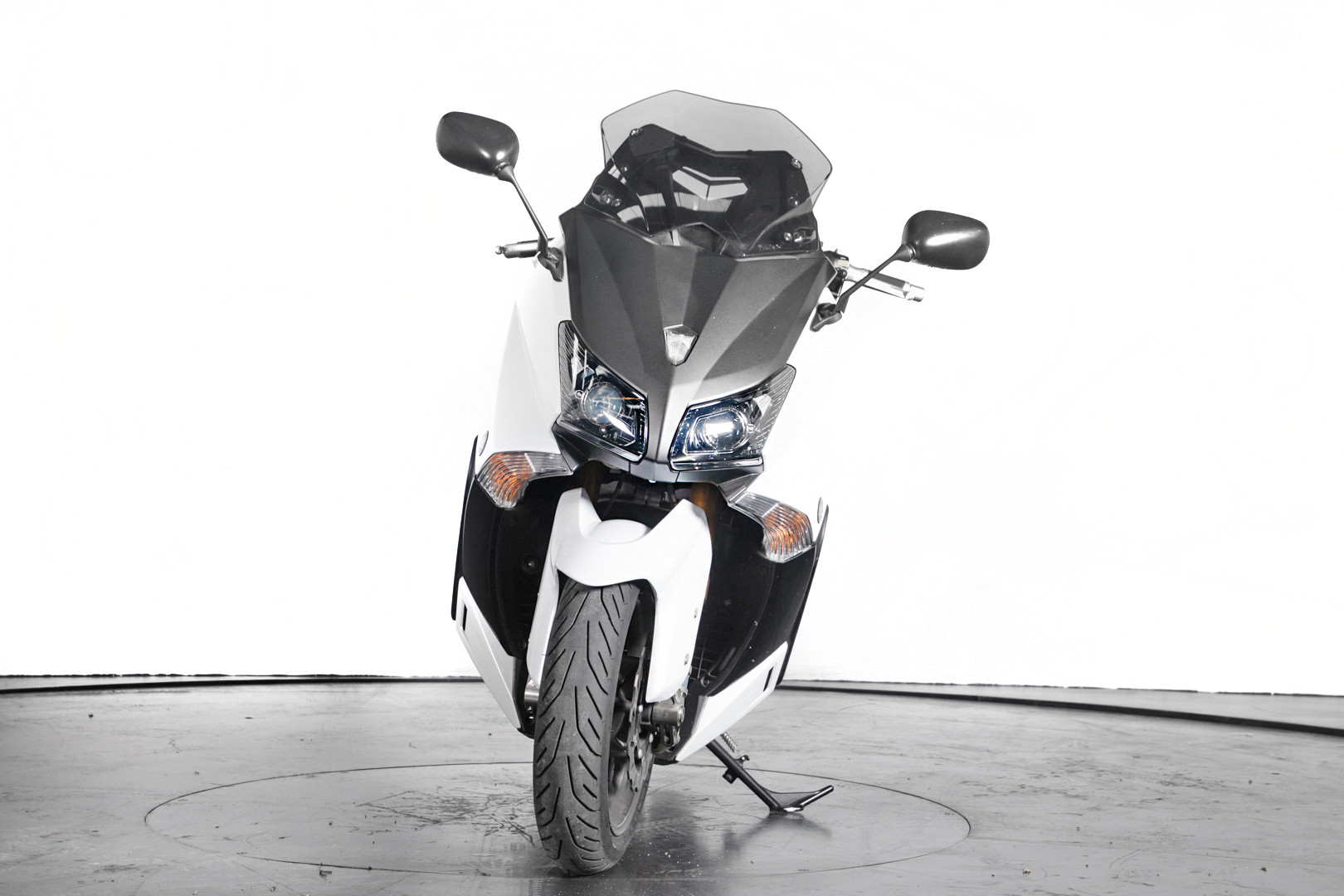 2013 Yamaha T-Max 530 2