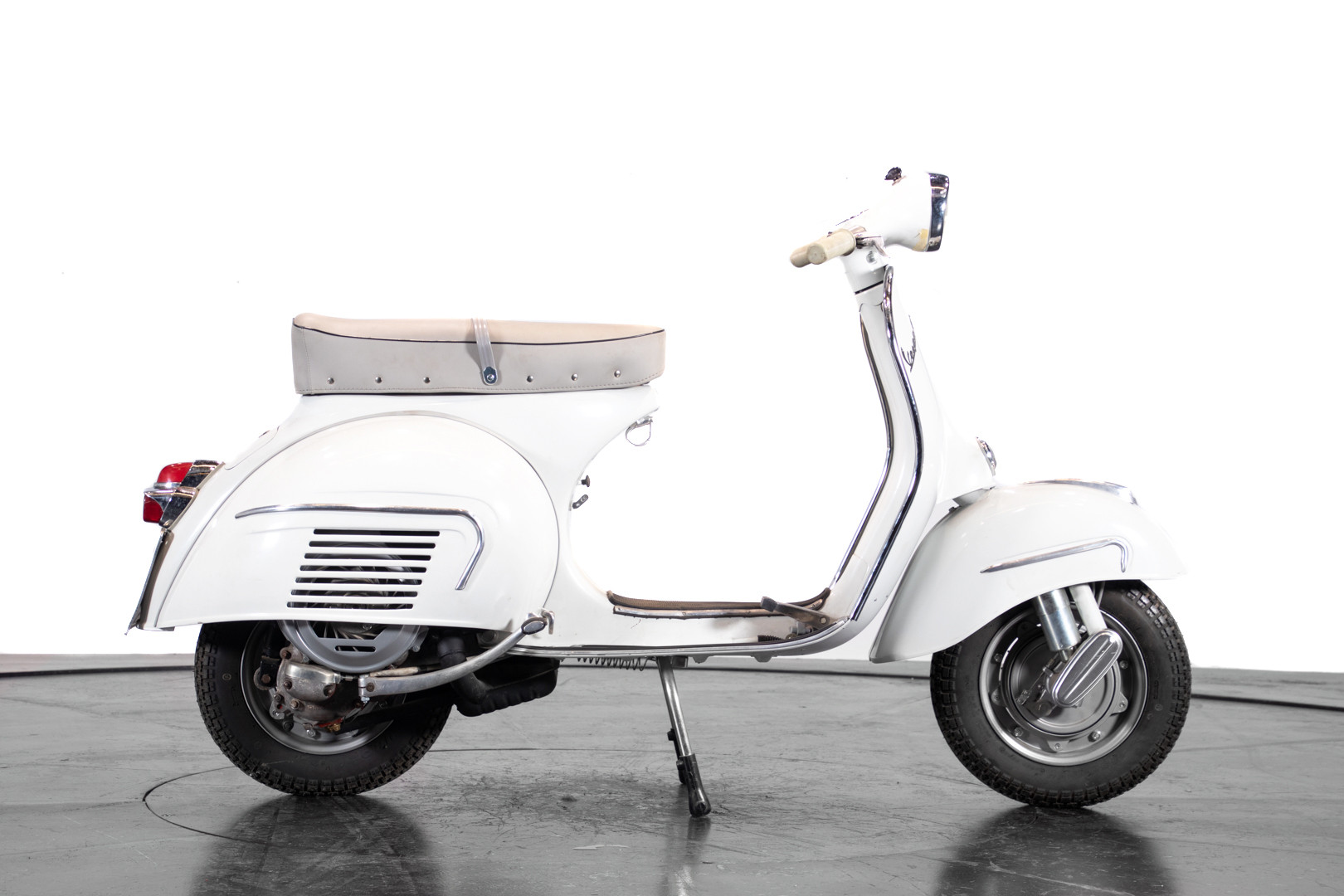 1962 Piaggio Vespa GS 160 2