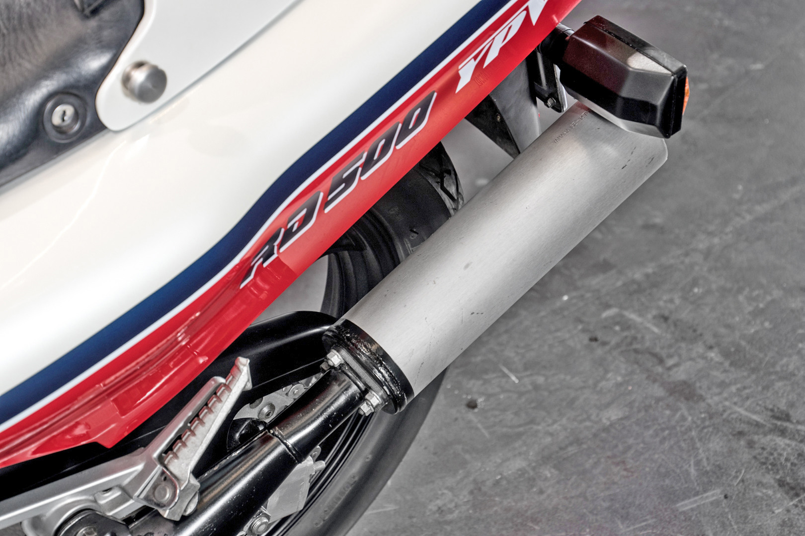 1985 YAMAHA RD 500 24