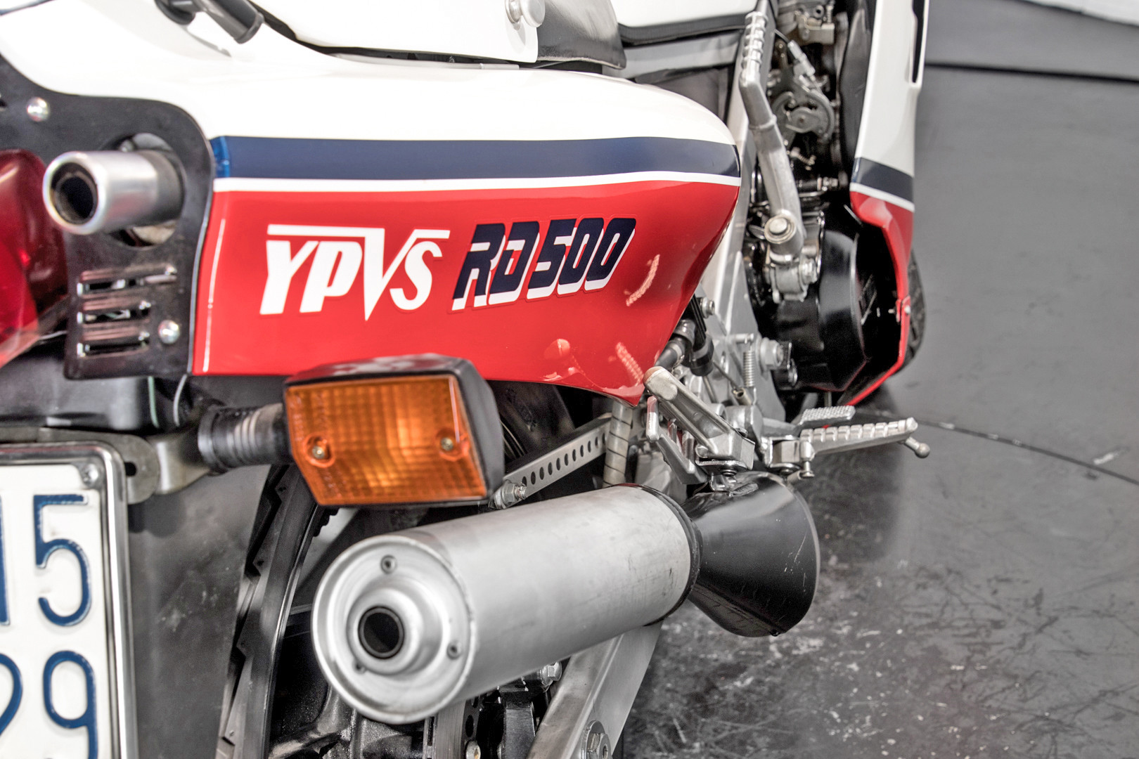 1985 YAMAHA RD 500 30