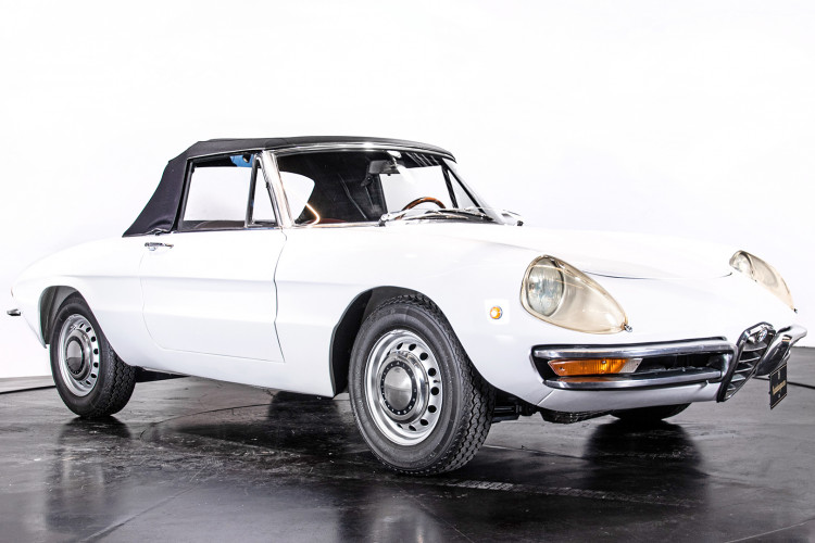 1969 Alfa Romeo Duetto Spider 1750 "Osso di Seppia" 6