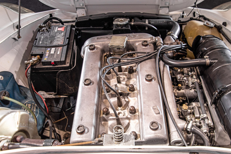1969 Alfa Romeo Duetto Spider 1750 "Osso di Seppia" 46