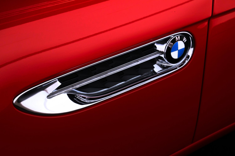 2003 BMW Z8 11