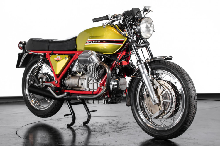 1972 Moto Guzzi V7 Sport Telaio Rosso 3