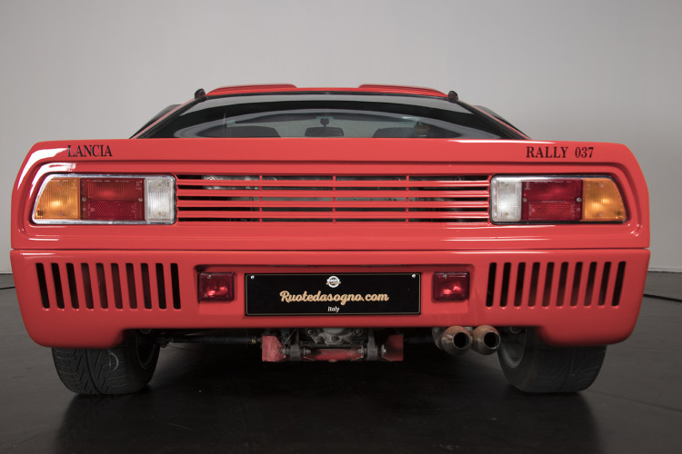 1982 Lancia Rally 037 "stradale" 17