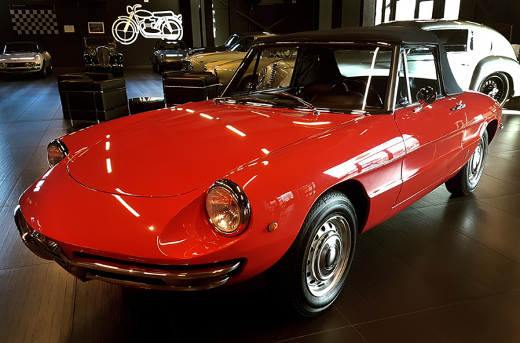 1969 Alfa Romeo Spider 1750 Duetto Osso Di Seppia Ruote Da Sogno