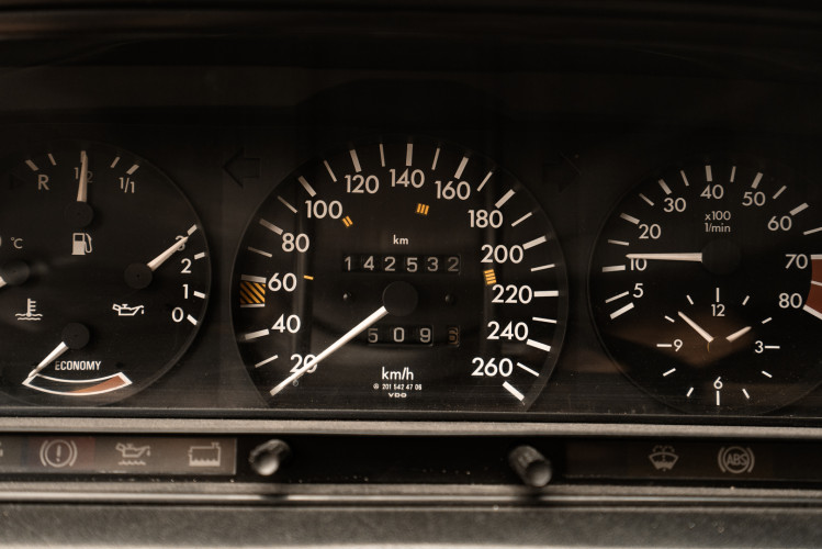 1985 Mercedes-Benz 190E 2.3-16 18