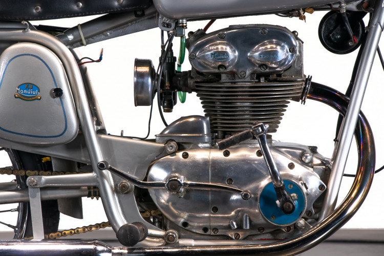 1956 MONDIAL 200 4