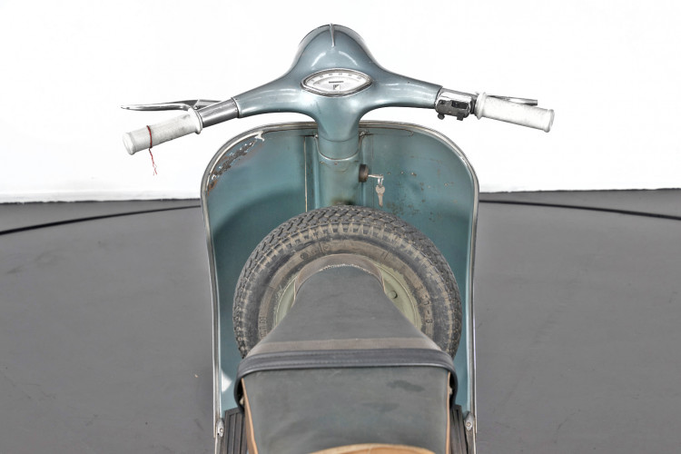 1961 Piaggio Vespa 150 vbb 12