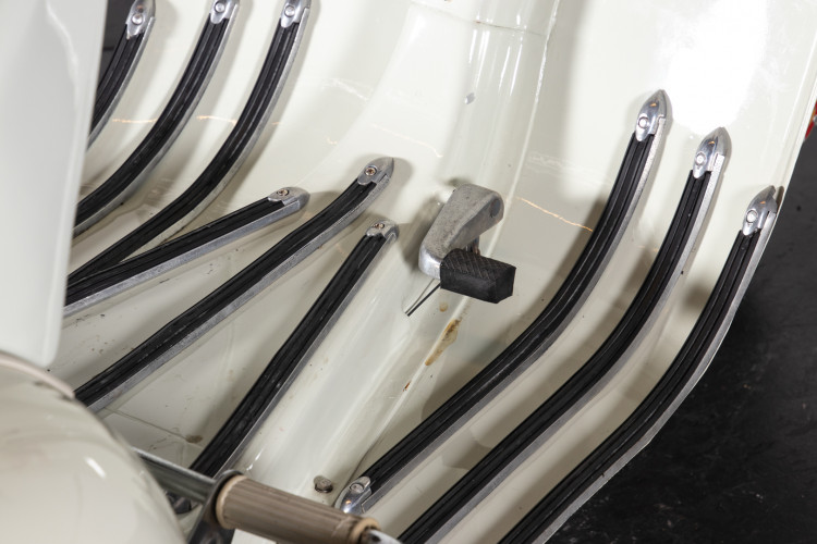 1956 Piaggio Vespa Struzzo 150 12