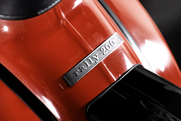 1976 Piaggio Vespa Rally 200 11