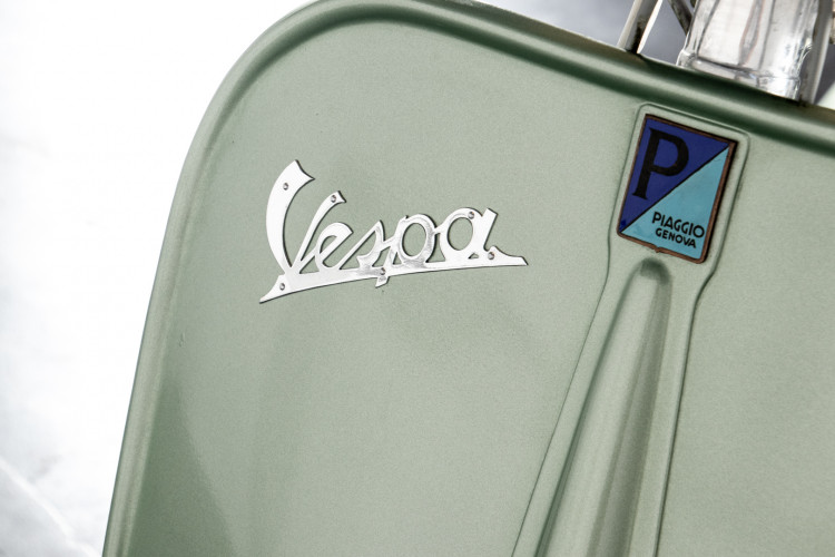 1952 Piaggio Vespa 125 V33 19