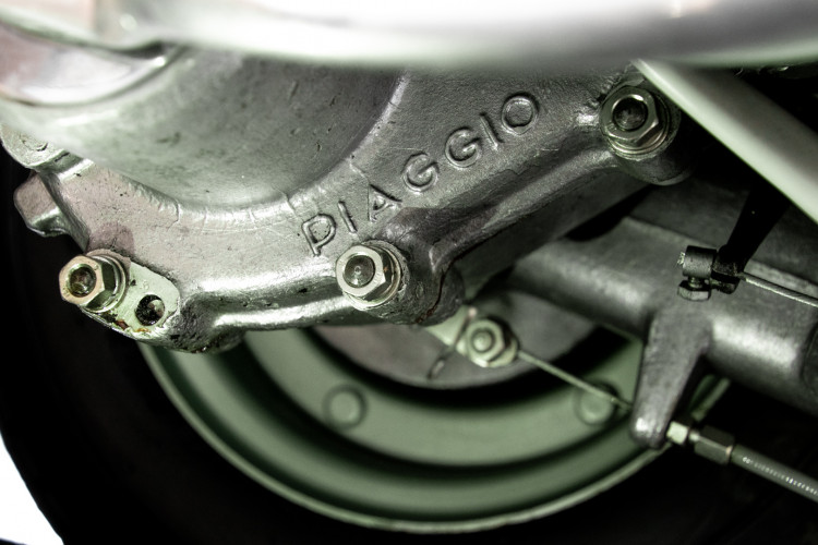 1952 Piaggio Vespa 125 V33 24