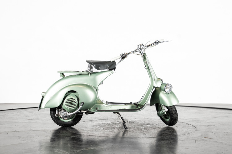 1952 Piaggio Vespa 125 V33 5