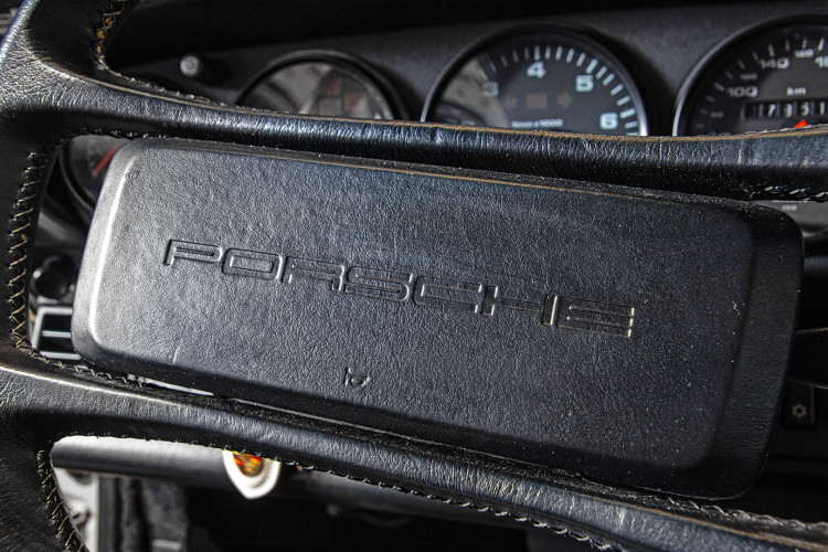 1990 Porsche 964 Carrera 4 27
